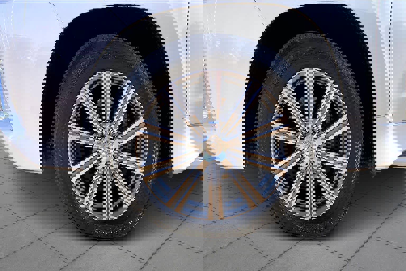 Used 2017 Lexus LX 570 4WD w/ Luxury Package image 13