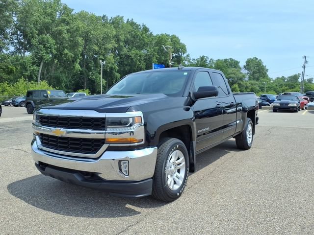 Used 2018 Chevrolet Silverado 1500 LT w/ All Star Edition AWD/4WD image 3