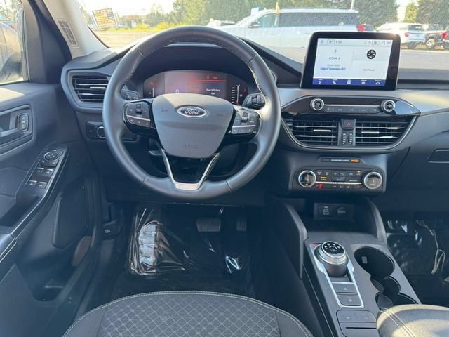Certified 2024 Ford Escape Active AWD/4WD image 17