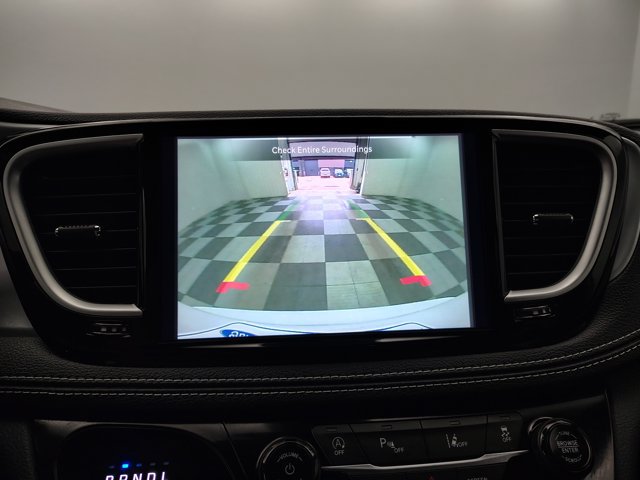 Used 2026 Chrysler Pacifica Limited w/ S Appearance Package FWD image 4