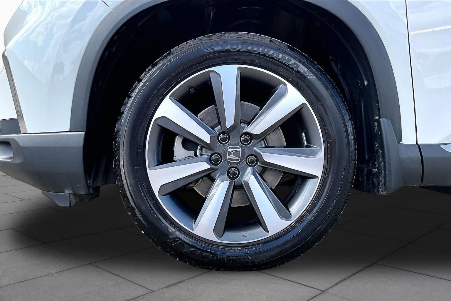 Used 2023 Honda Pilot Touring image 11
