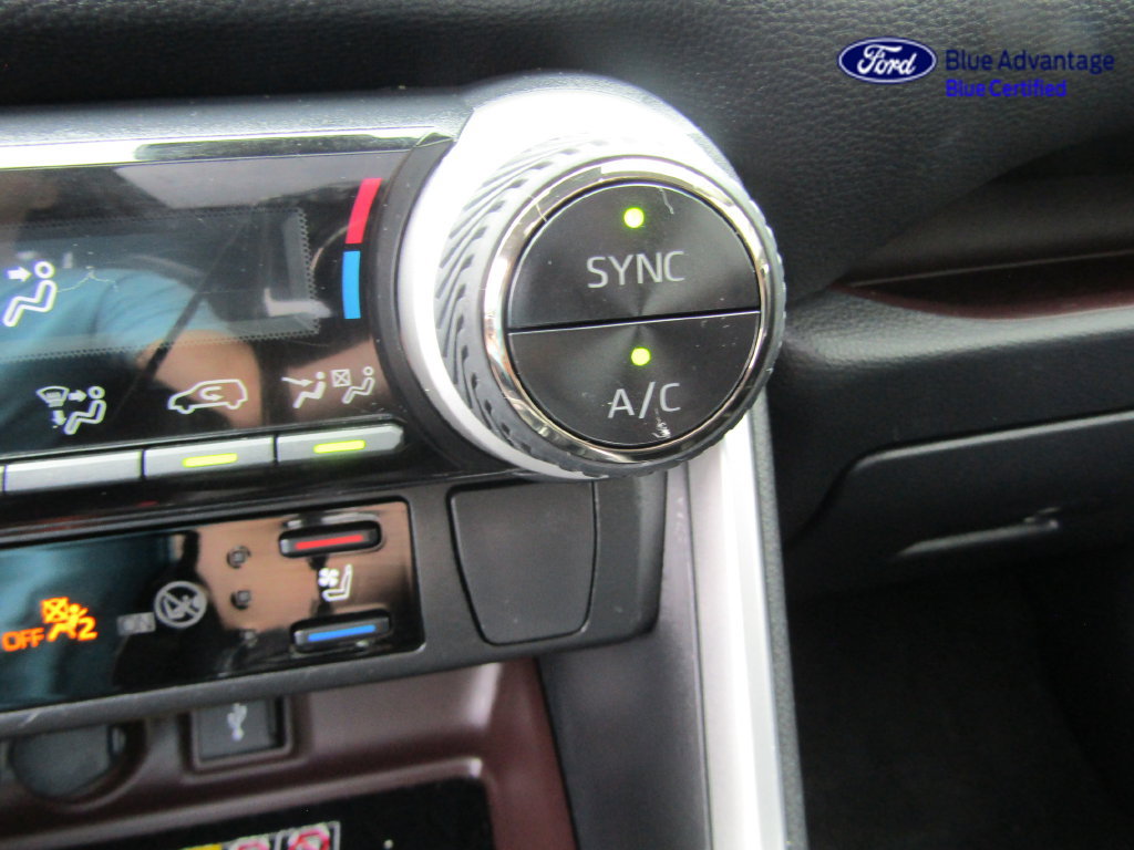 Used 2022 Toyota RAV4 Limited AWD/4WD image 47
