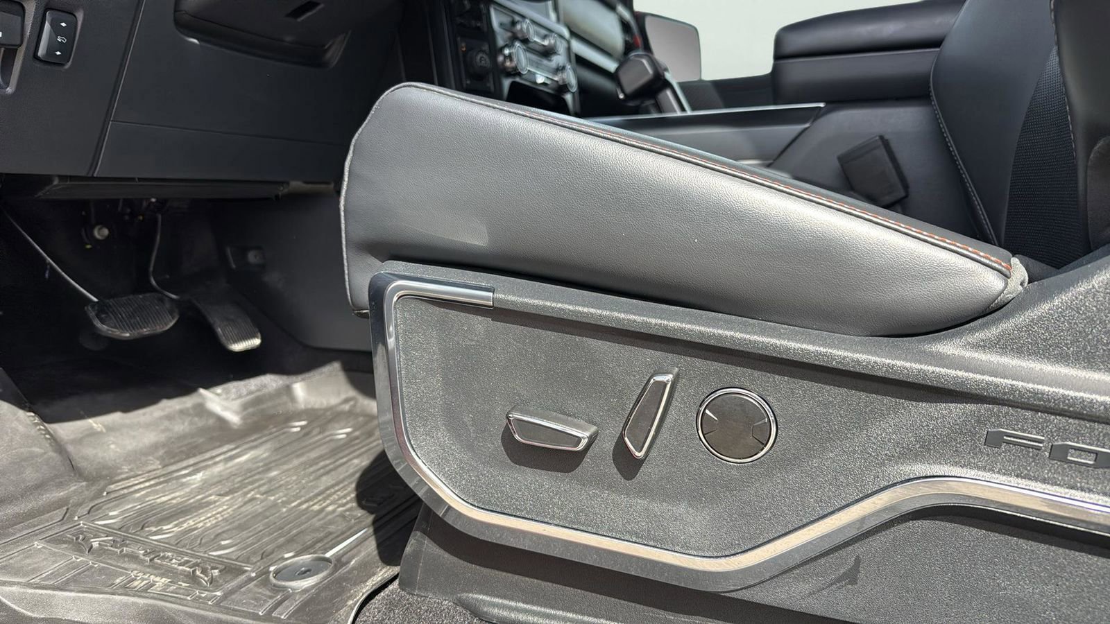 Certified 2025 Ford F150 Raptor image 11