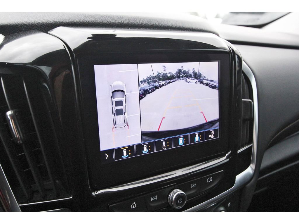 Used 2021 Chevrolet Traverse Premier w/ LPO, Blackout Package FWD image 28