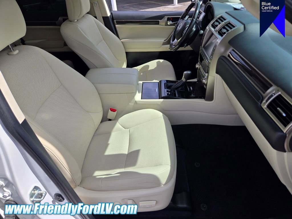 Used 2020 Lexus GX 460 Premium w/ Premium Package image 16