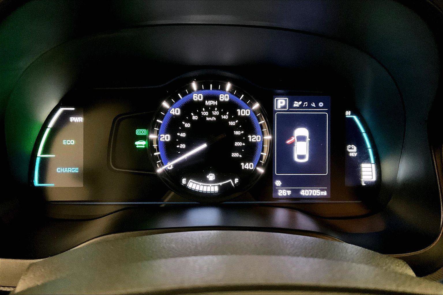 Used 2019 Hyundai Ioniq Plug-In Hybrid image 19