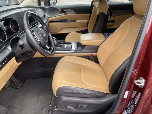 Used 2023 Kia Carnival LX FWD image 15