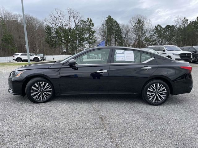 Used 2025 Nissan Altima 2.5 SV image 2
