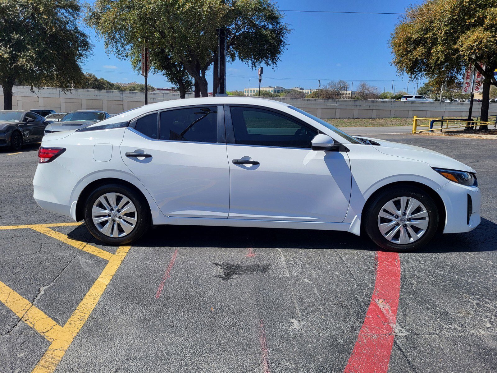 Used 2025 Nissan Sentra S image 2