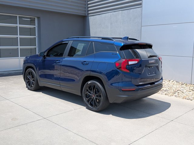 Used 2022 GMC Terrain SLE w/ Driver Convenience Package FWD image 6