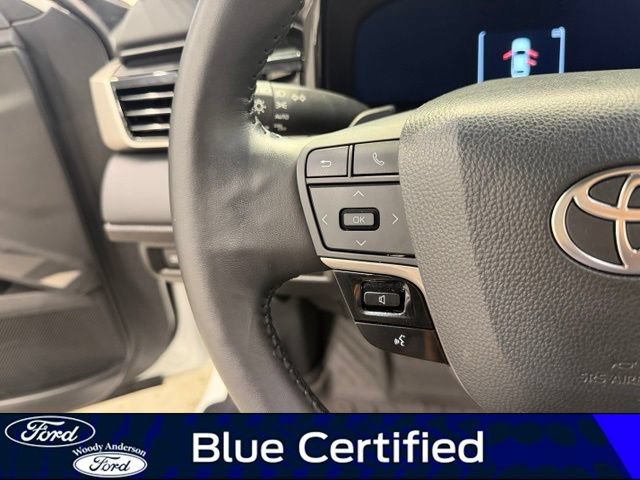 Used 2025 Toyota Camry XSE FWD image 11