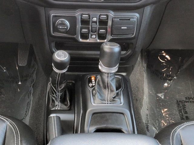 Used 2021 Jeep Gladiator Overland w/ Popular Equipment Package AWD/4WD image 18