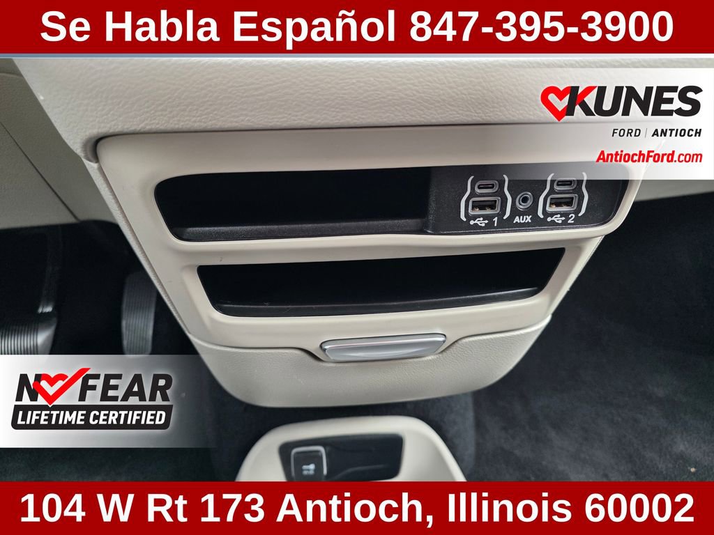 Used 2022 Chrysler Voyager LX FWD image 59