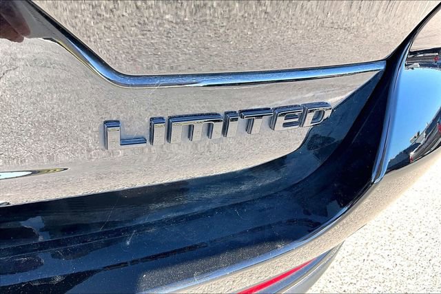 Used 2023 Jeep Grand Cherokee Limited w/ Black Appearance Package image 30