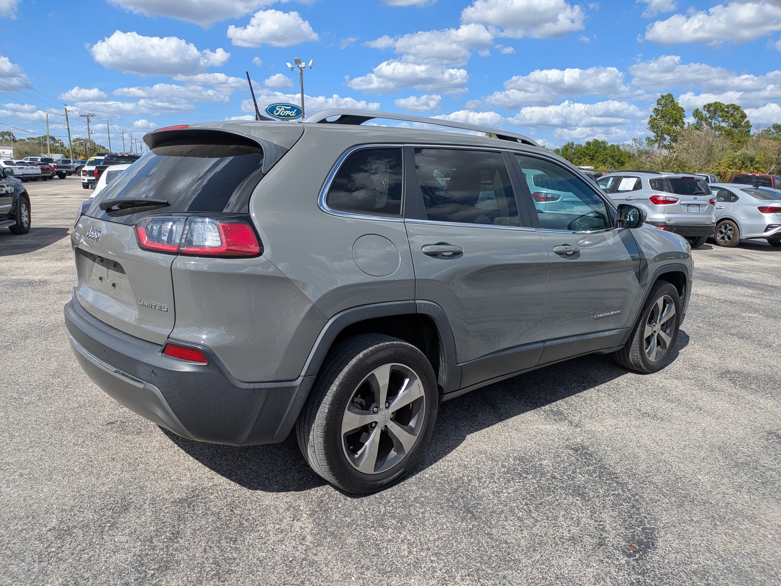 Used 2020 Jeep Cherokee Limited image 4