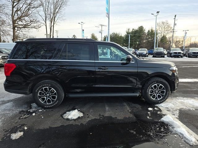Certified 2024 Ford Expedition XLT image 6