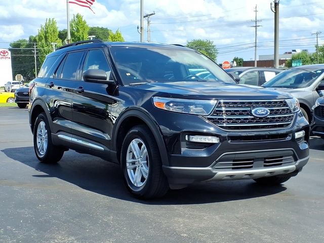Certified 2020 Ford Explorer XLT w/ Equipment Group 202A AWD/4WD image 3