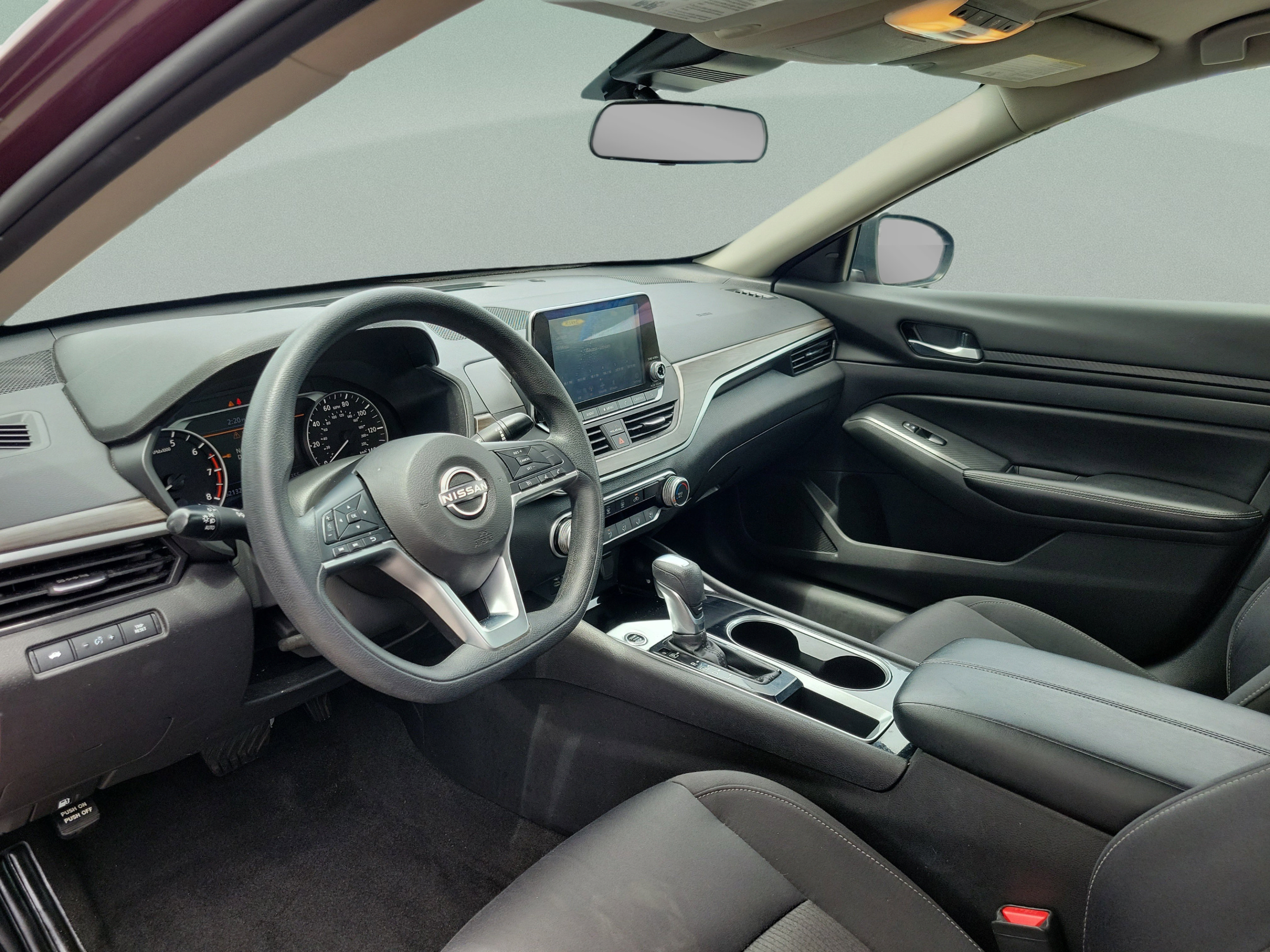 Used 2024 Nissan Altima 2.5 SV FWD image 16