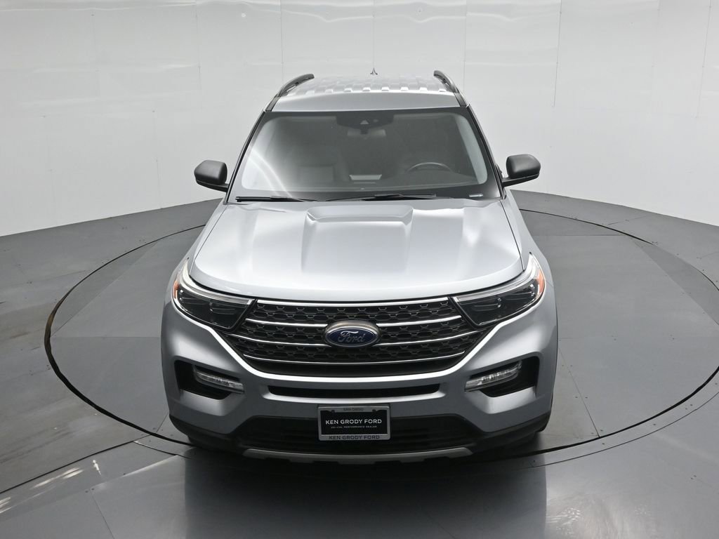 Certified 2022 Ford Explorer XLT w/ Equipment Group 202A image 40