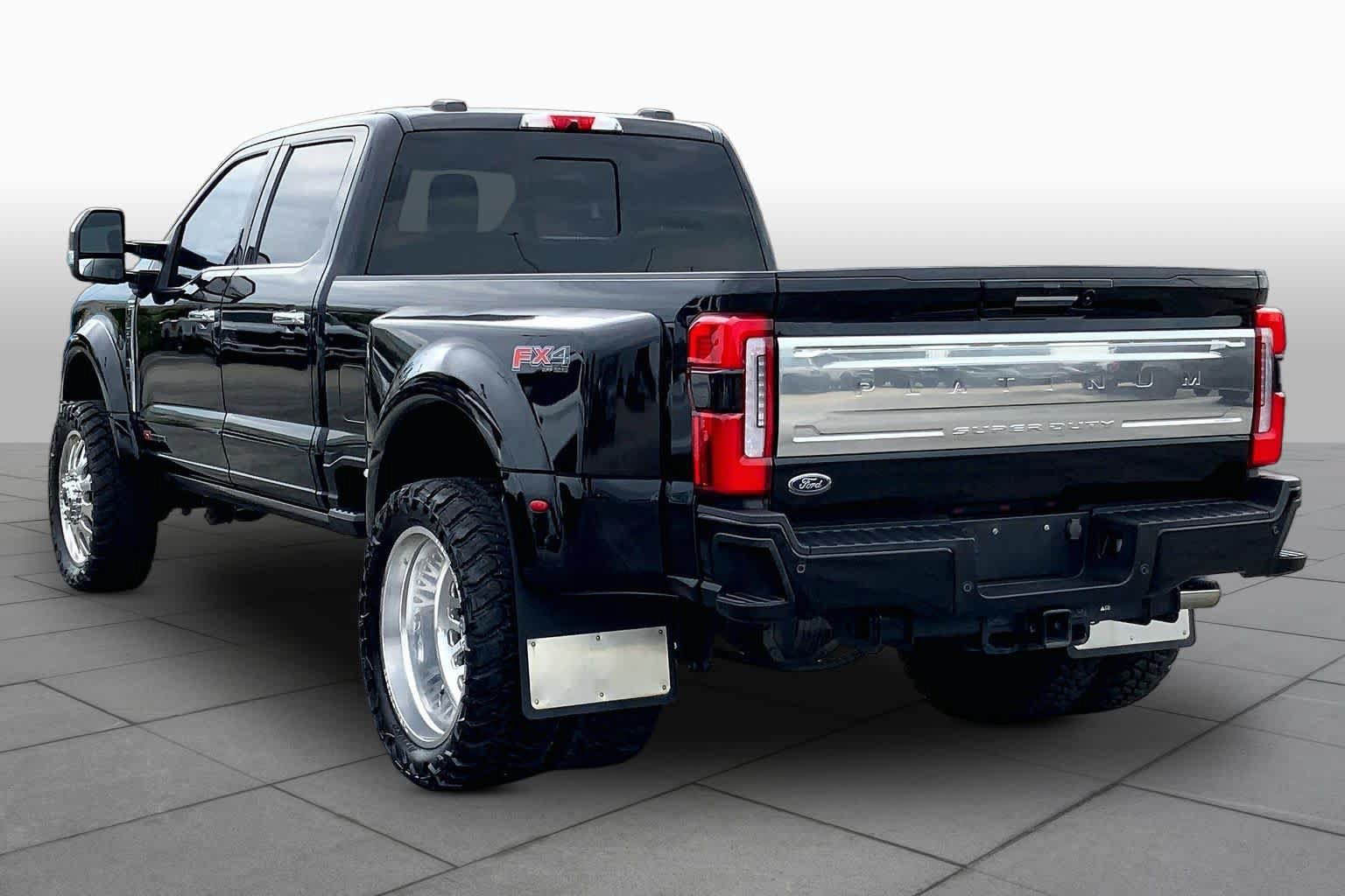 Certified 2023 Ford F450 Platinum w/ FX4 Off-Road Package AWD/4WD image 12