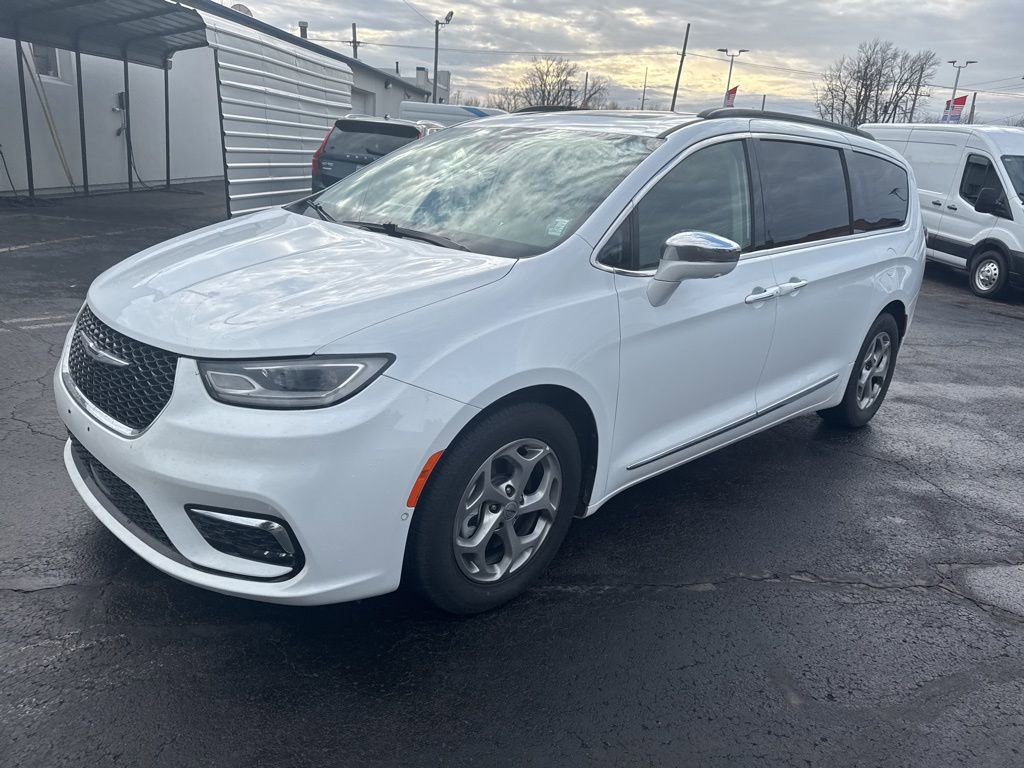 Used 2022 Chrysler Pacifica Limited image 48