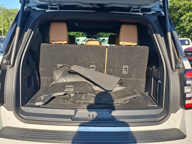 Certified 2022 Ford Expedition Platinum RWD image 13