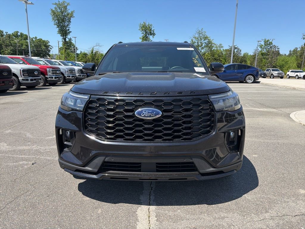 Certified 2025 Ford Explorer ST-Line w/ ST-Line Street Pack AWD/4WD image 4