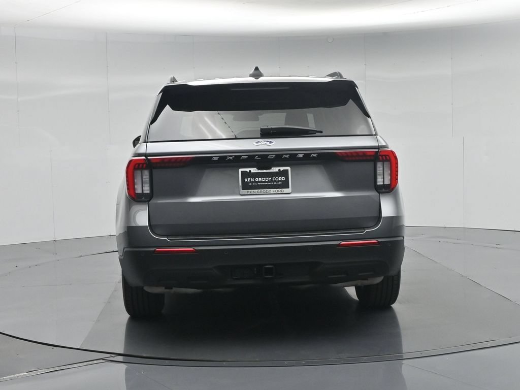 Certified 2025 Ford Explorer Active RWD image 58