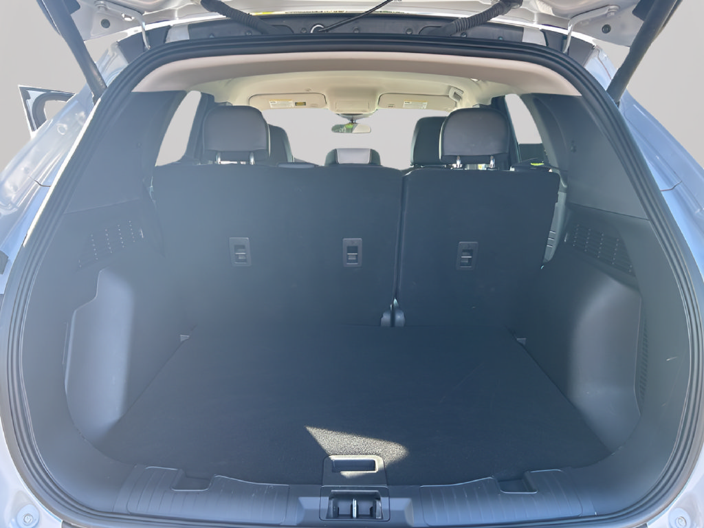 Certified 2025 Ford Escape SE FWD image 23