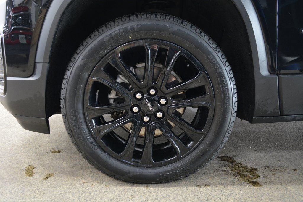 Used 2023 GMC Acadia SLE w/ Elevation Edition AWD/4WD image 10