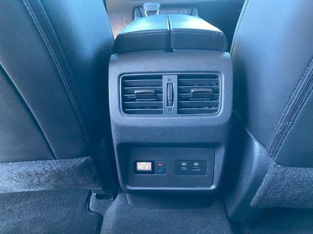 Used 2023 Nissan Rogue SL w/ SL Premium Package image 31