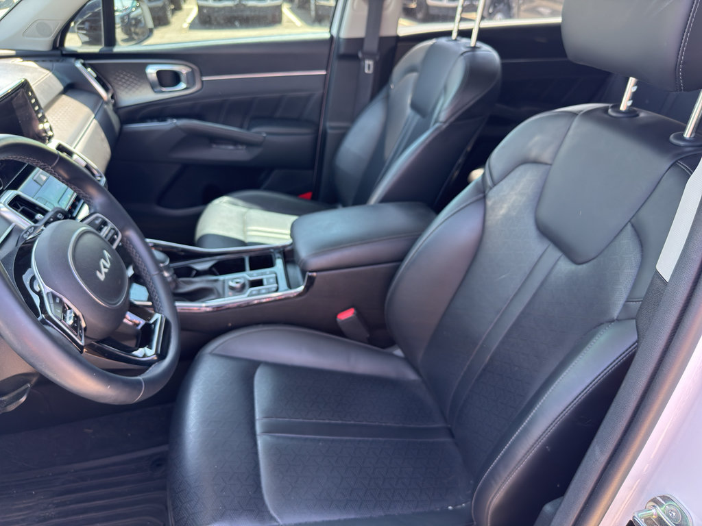 Used 2023 Kia Sorento SX AWD/4WD image 12