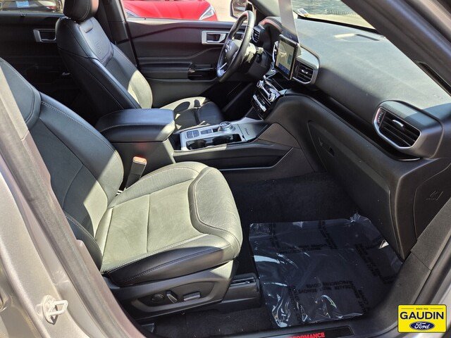 Certified 2022 Ford Explorer ST w/ ST Street Pack RWD image 16