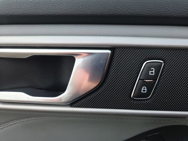 Certified 2022 Ford Explorer XLT w/ Equipment Group 202A image 27