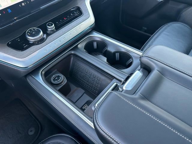 Certified 2025 Ford Expedition Max Platinum image 27