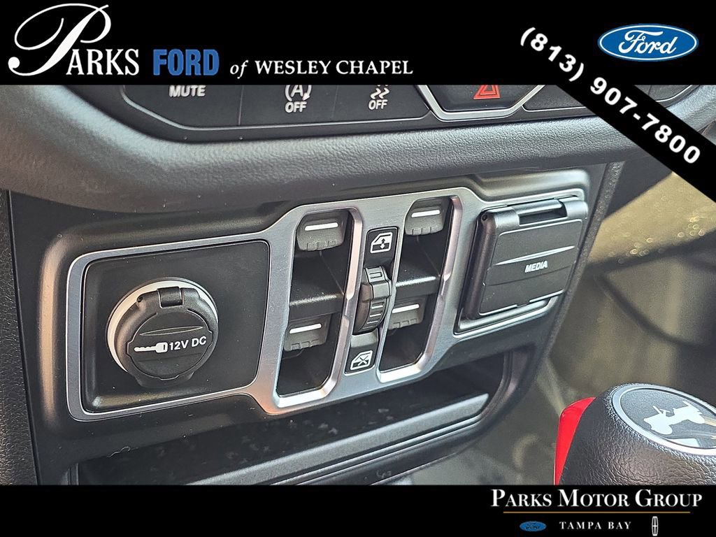 Used 2024 Jeep Wrangler Sahara image 23