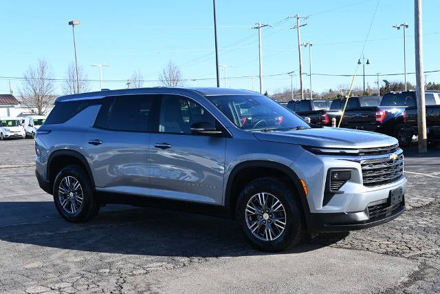 Used 2024 Chevrolet Traverse LS AWD/4WD image 7
