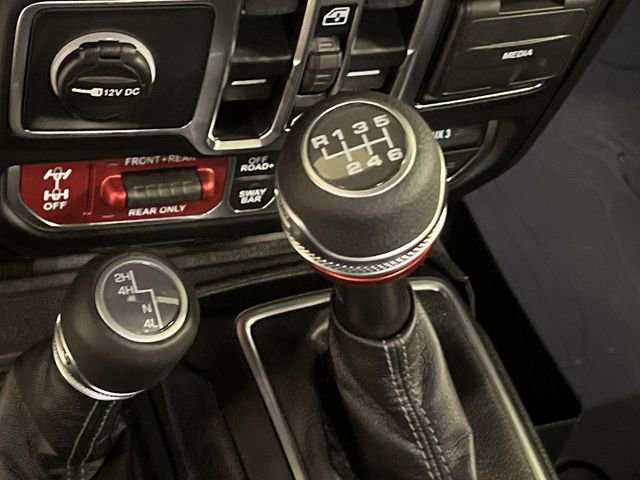 Used 2025 Jeep Wrangler Unlimited Rubicon AWD/4WD image 6