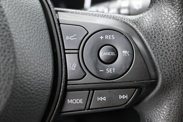Used 2023 Toyota RAV4 XLE AWD/4WD image 16