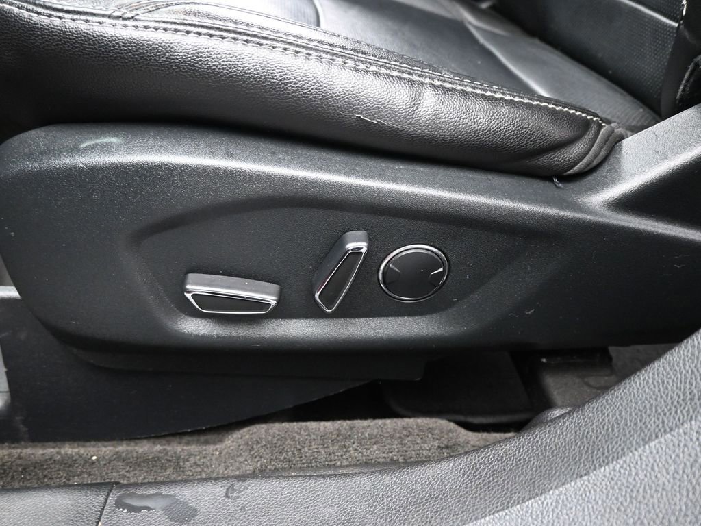 Certified 2018 Ford Explorer Limited w/ Ford Safe & Smart Package image 44