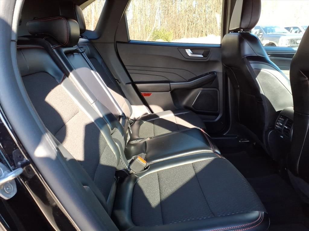 Certified 2025 Ford Escape ST-Line image 6