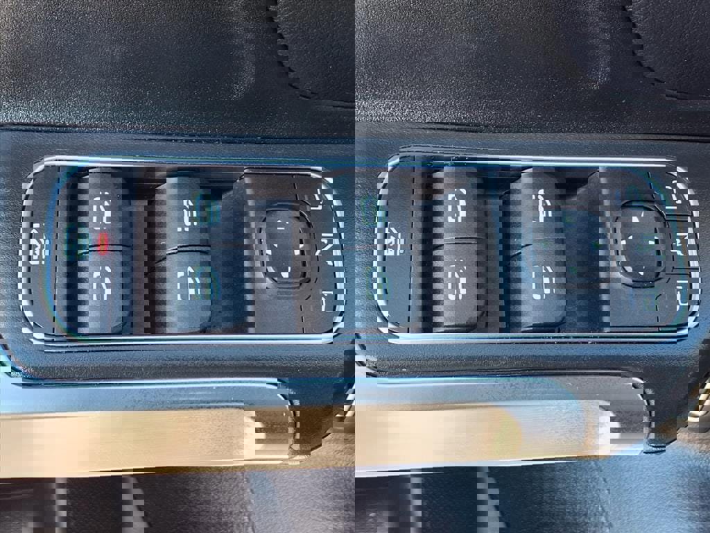 Used 2021 Mercedes-Benz GLB 250 4MATIC image 19