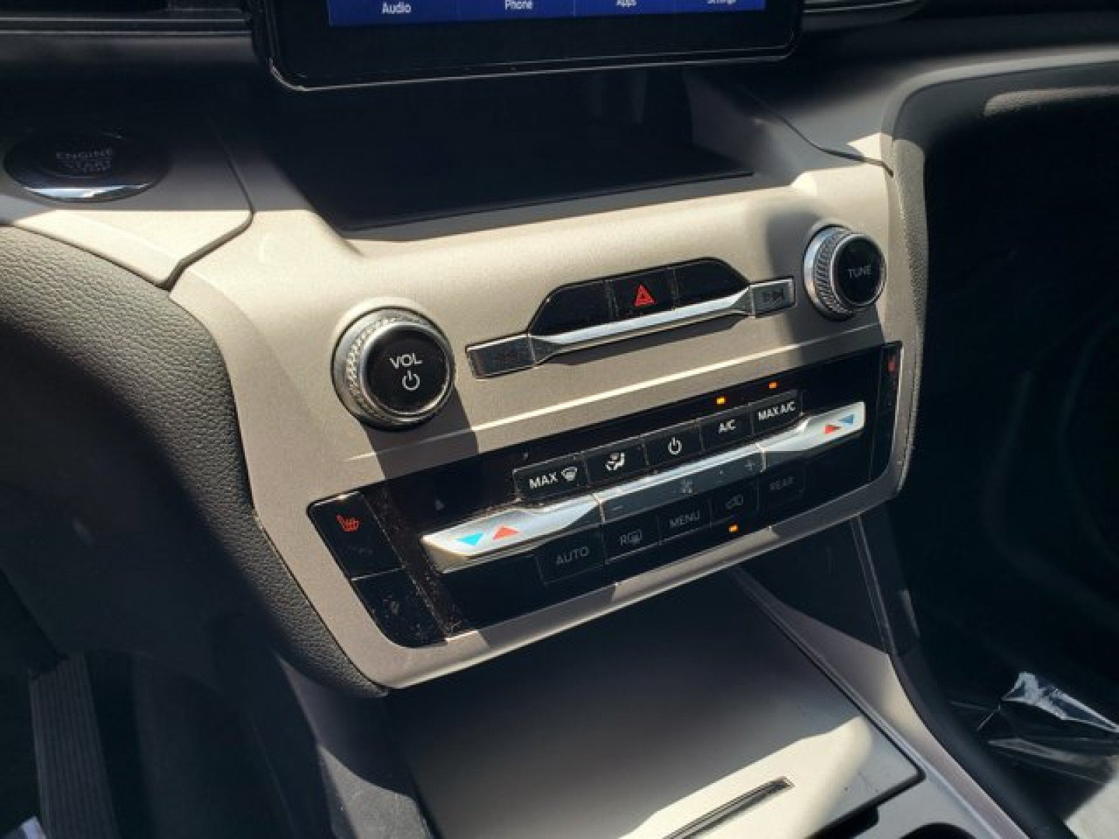 Certified 2023 Ford Explorer XLT RWD image 24