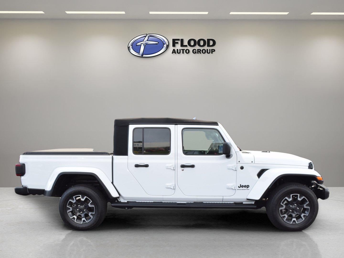 Used 2025 Jeep Gladiator Sport w/ Premium Package AWD/4WD image 3