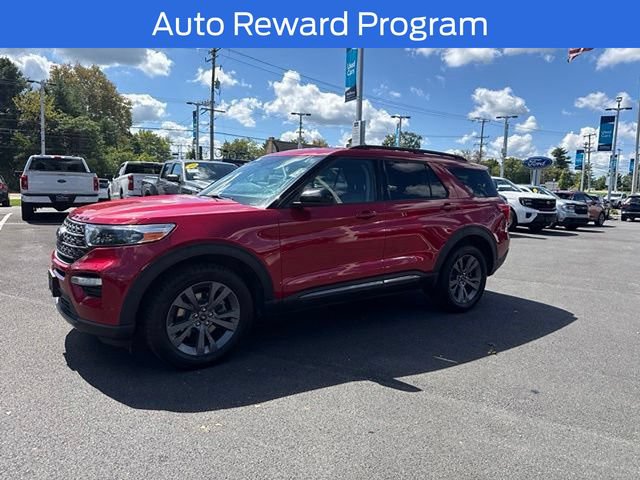 Certified 2023 Ford Explorer XLT w/ Equipment Group 202A AWD/4WD image 3