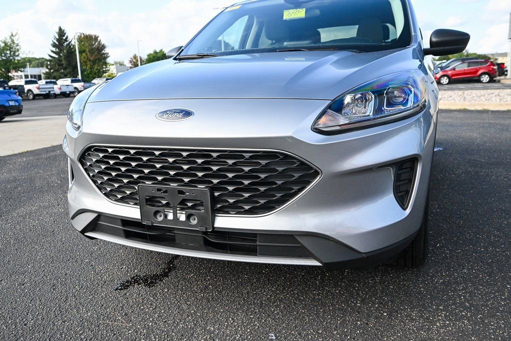 Certified 2022 Ford Escape SE image 2