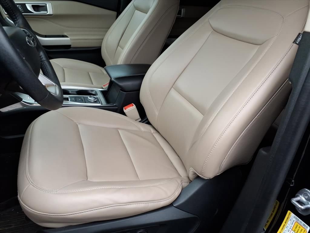 Certified 2022 Ford Explorer XLT w/ Equipment Group 202A image 11