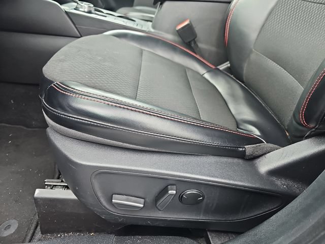Certified 2025 Ford Escape ST-Line Select AWD/4WD image 19
