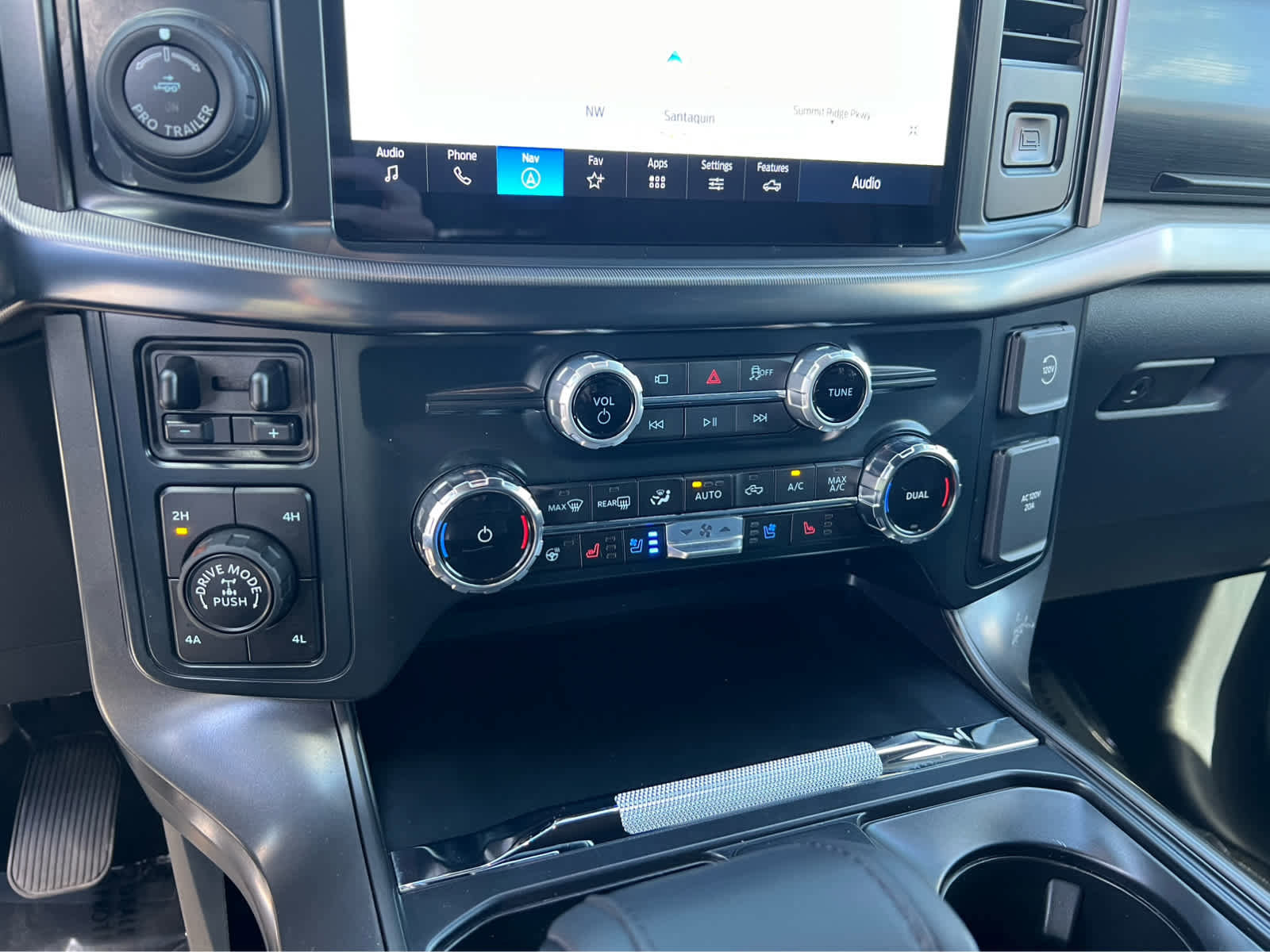 Certified 2025 Ford F150 Lariat w/ Equipment Group 501A Mid image 40