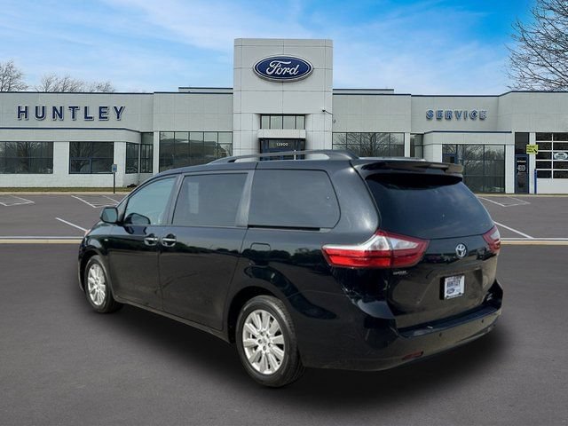 Used 2017 Toyota Sienna XLE Premium AWD/4WD image 5